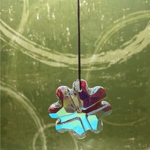 Iridescent Crystal Shamrock